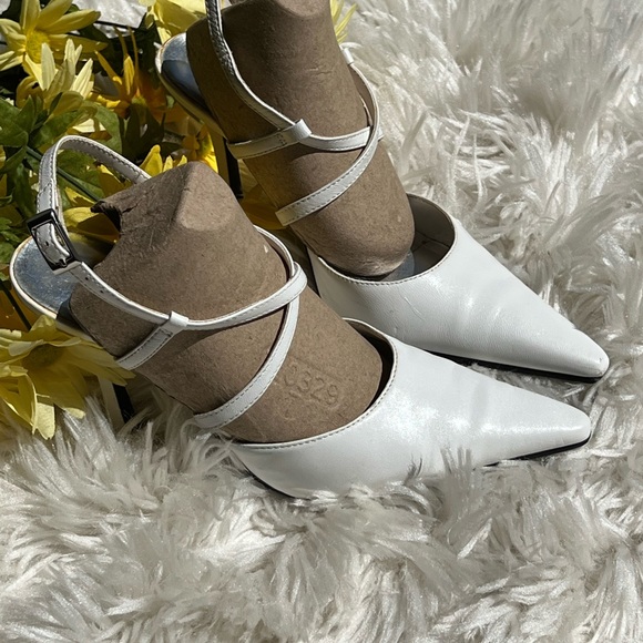 💖Vintage white pointed closed toe hight heel pumps - Picture 3 of 11